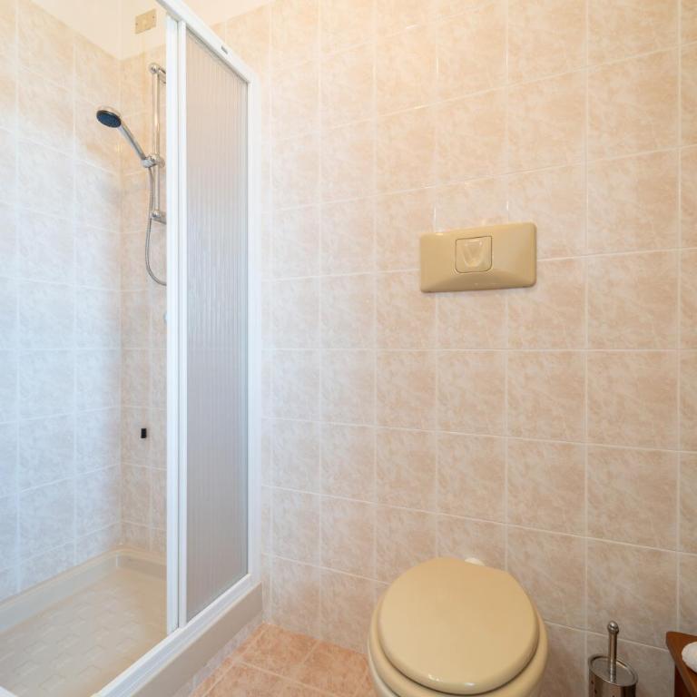 La Casa di Emma - Three-Bedroom Apartment with Balcony - 52