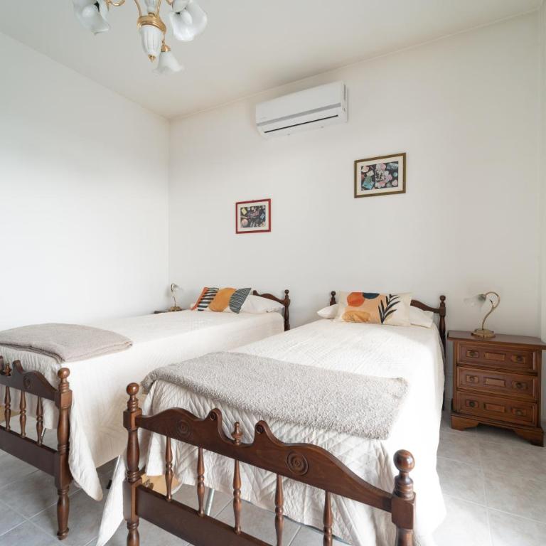 La Casa di Emma - Three-Bedroom Apartment with Balcony - 53