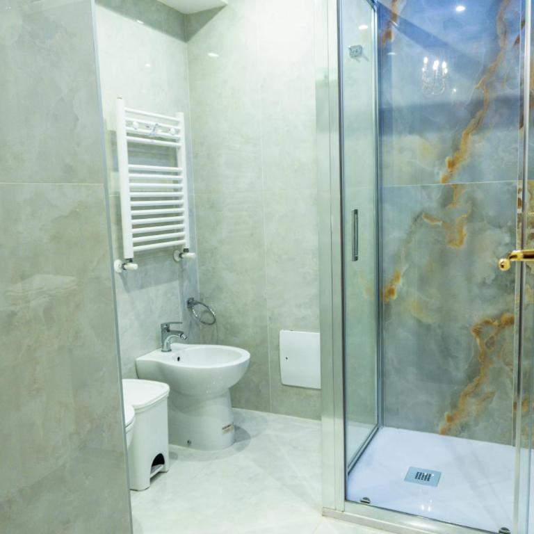 B&B Similia Residence - Camera Familiare con Bagno Privato - 8
