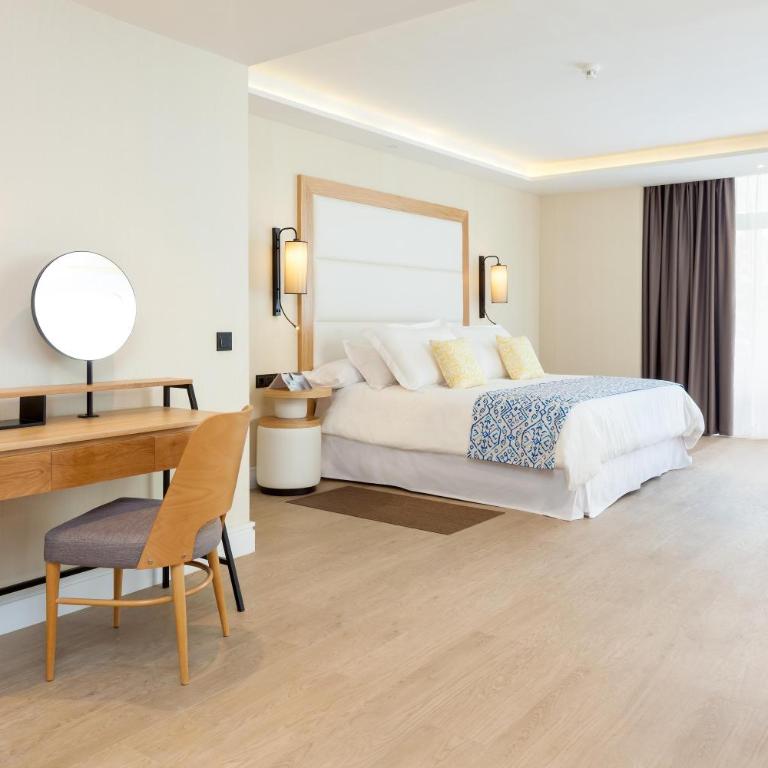 Gran Tacande Wellness & Relax Costa Adeje - Habitación Gold Level con bañera de hidromasaje y vistas al océano (2 adultos + 1 niño) - 2