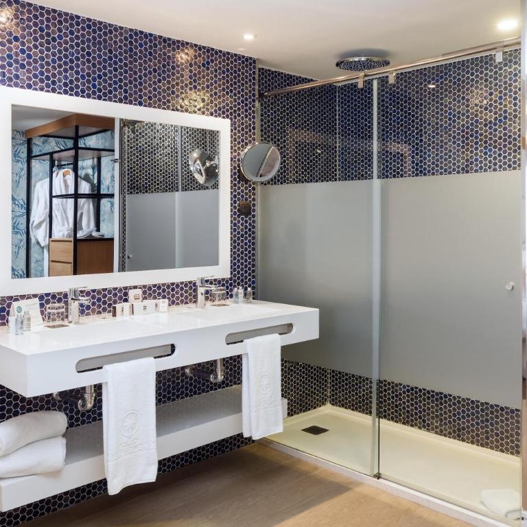 Gran Tacande Wellness & Relax Costa Adeje - Habitación Gold Level con bañera de hidromasaje y vistas al océano (2 adultos + 1 niño) - 1