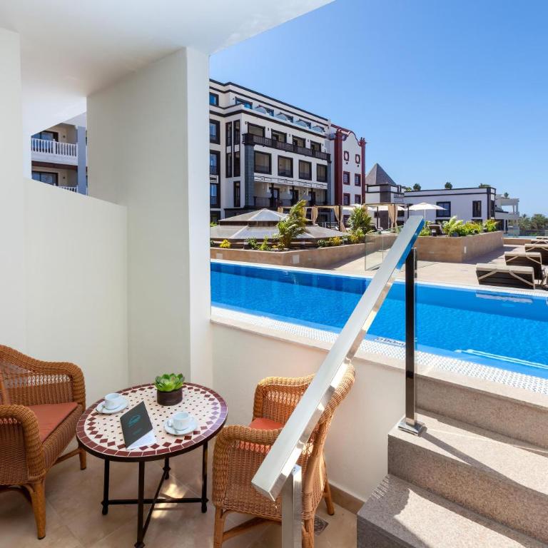 Gran Tacande Wellness & Relax Costa Adeje - Habitación Gold Level con acceso directo a la piscina (2 adultos) - 3