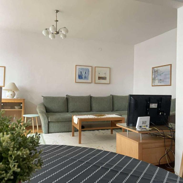 Quiet & Comfy Apartment- Sarajevo Centar - Two-Bedroom Apartment - 4