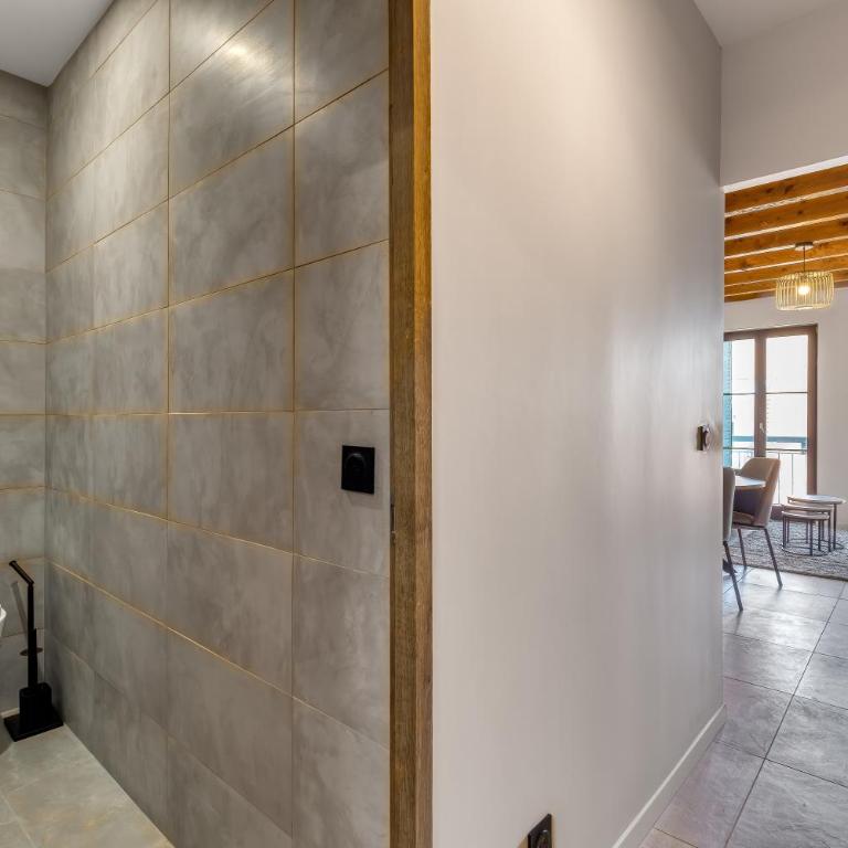 Duplex design avec balcon I Hyper centre Thonon - Appartement 1 Chambre - 16