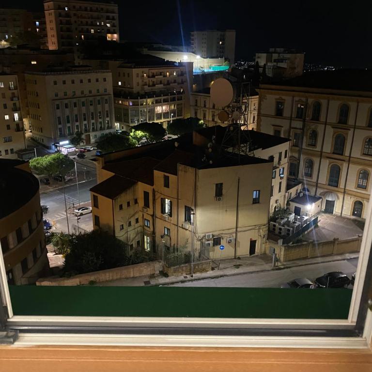 DimoraDora - Appartamento con 2 Camere da Letto e Balcone - 3