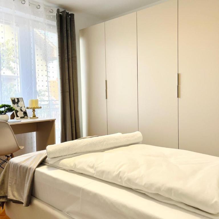 Talia - Standard Triple Room - 7