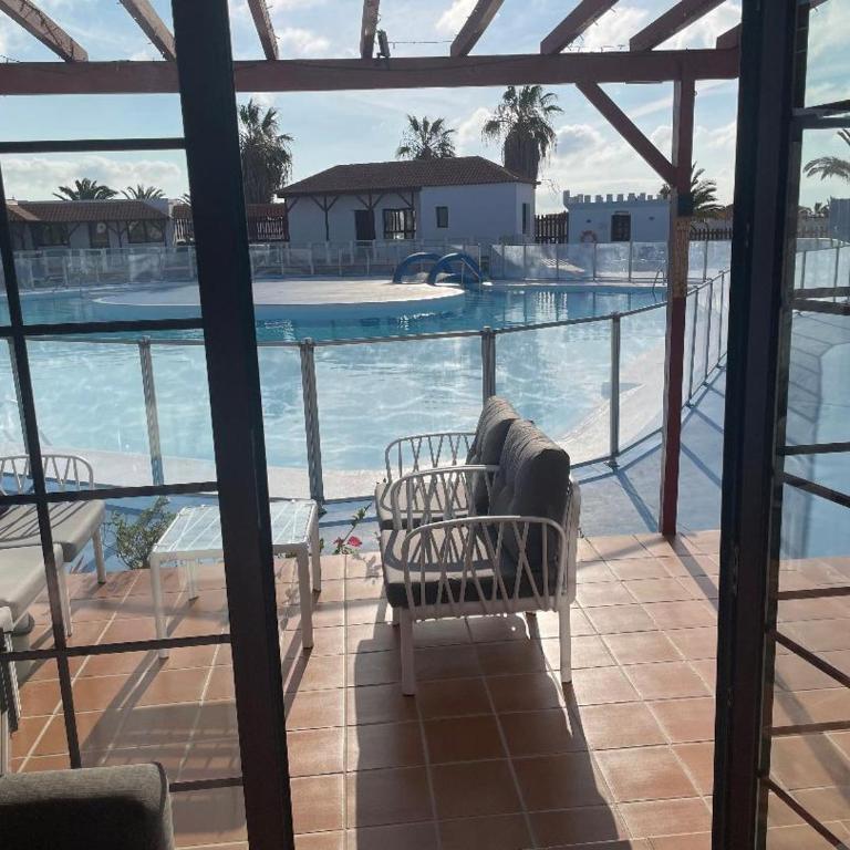 SUN BEACH Bungalow - One-Bedroom House - 2