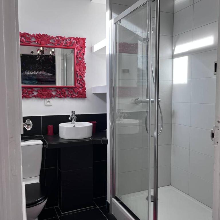 Appartement contemporain au centre ville pour 8 pers avec balcon - FR-1-812-35 - Apartment - 3