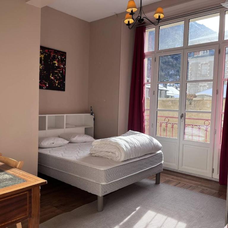 Appartement contemporain au centre ville pour 8 pers avec balcon - FR-1-812-35 - Apartment - 4