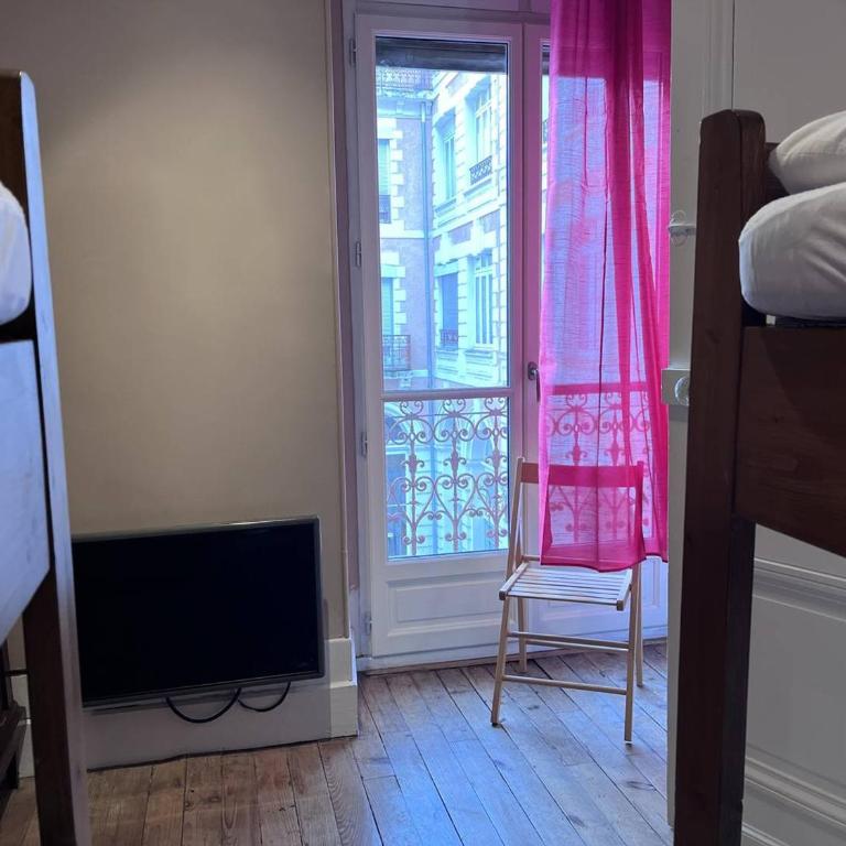 Appartement contemporain au centre ville pour 8 pers avec balcon - FR-1-812-35 - Apartment - 7