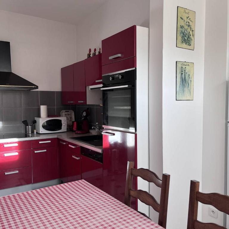 Appartement contemporain au centre ville pour 8 pers avec balcon - FR-1-812-35 - Apartment - 13