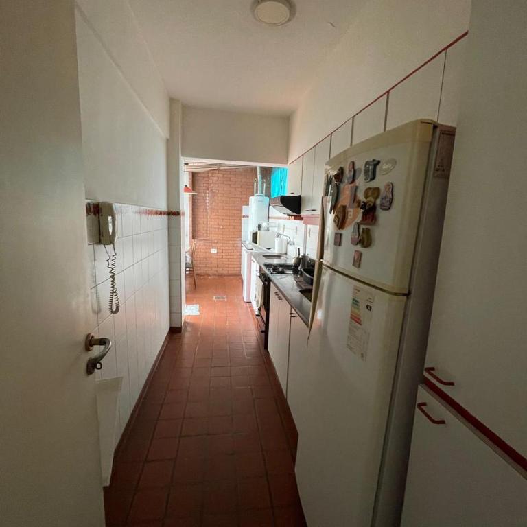 Comodo departamento zona La Perla - Apartamento de 2 dormitorios - 3