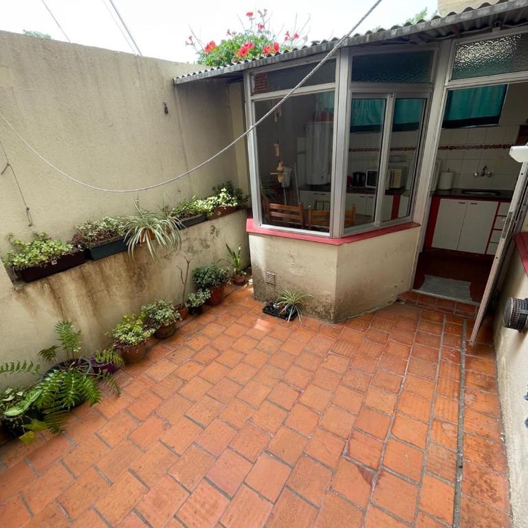 Comodo departamento zona La Perla - Apartamento de 2 dormitorios - 24