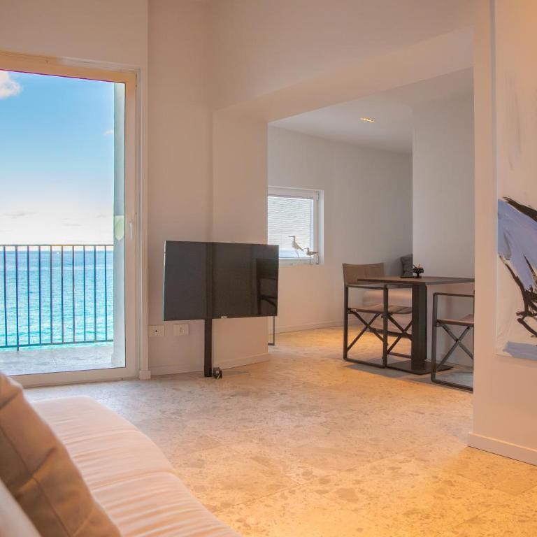Casa Acqua e Sale - Appartamento con 2 Camere da Letto, Balcone e Vista mare - 1