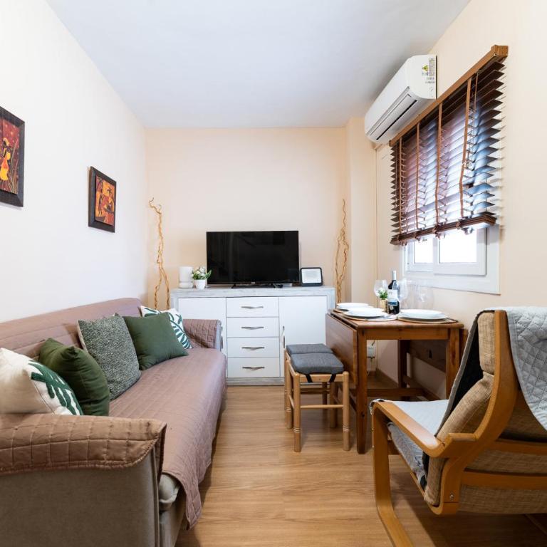 MalagaSuite El Palo Beach House - Apartamento de 2 dormitorios con terraza - 1