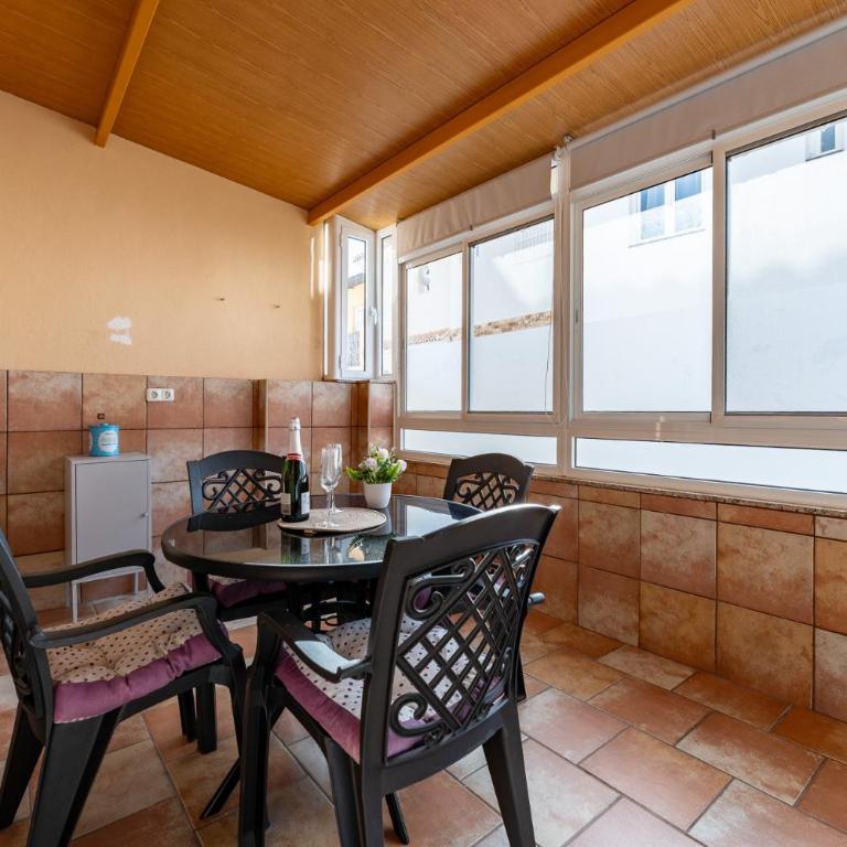 MalagaSuite El Palo Beach House - Apartamento de 2 dormitorios con terraza - 2
