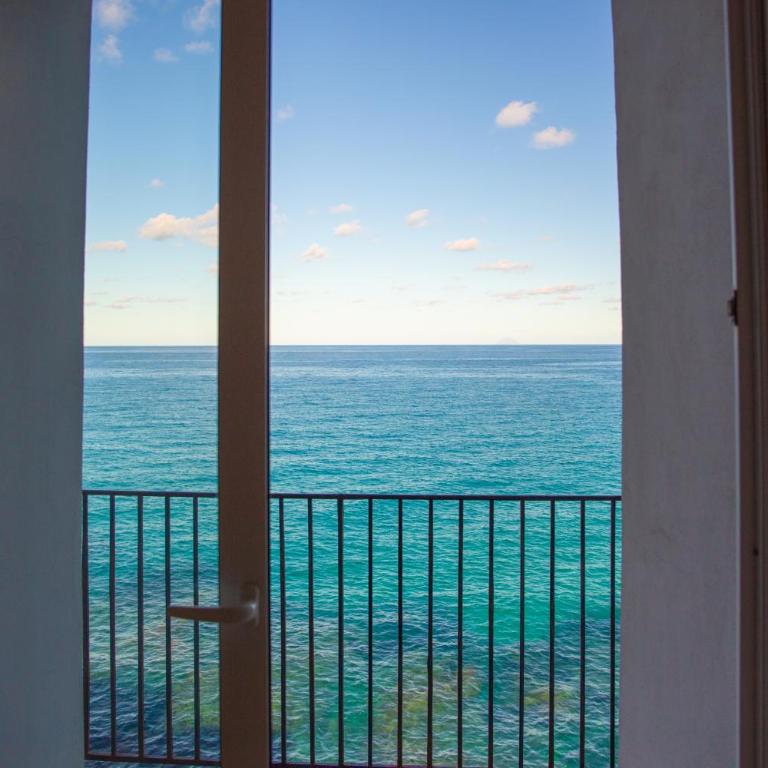 Casa Acqua e Sale - Appartamento con 2 Camere da Letto, Balcone e Vista mare - 24