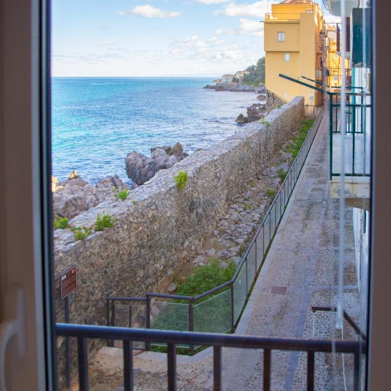 Casa Acqua e Sale - Appartamento con 2 Camere da Letto, Balcone e Vista mare - 25