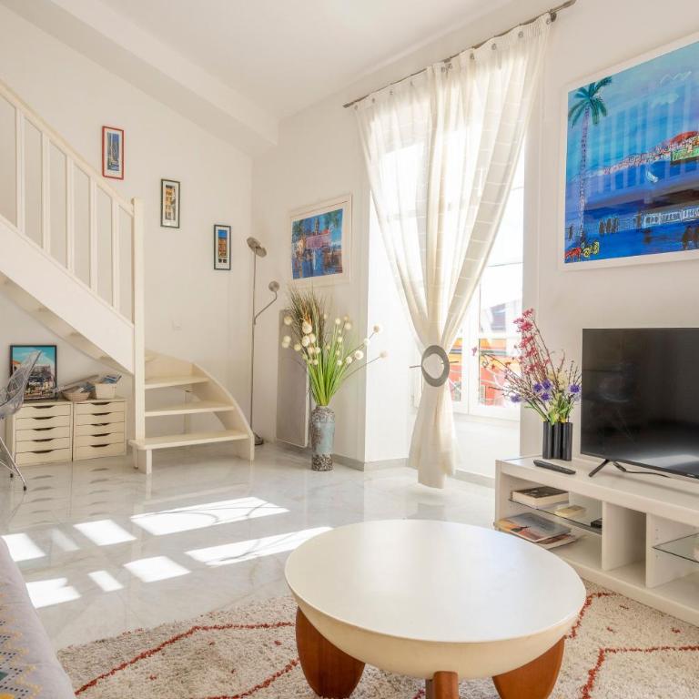 Stunning Duplex place Masséna 2 mins walk from beaches - Appartement 1 Chambre - 4