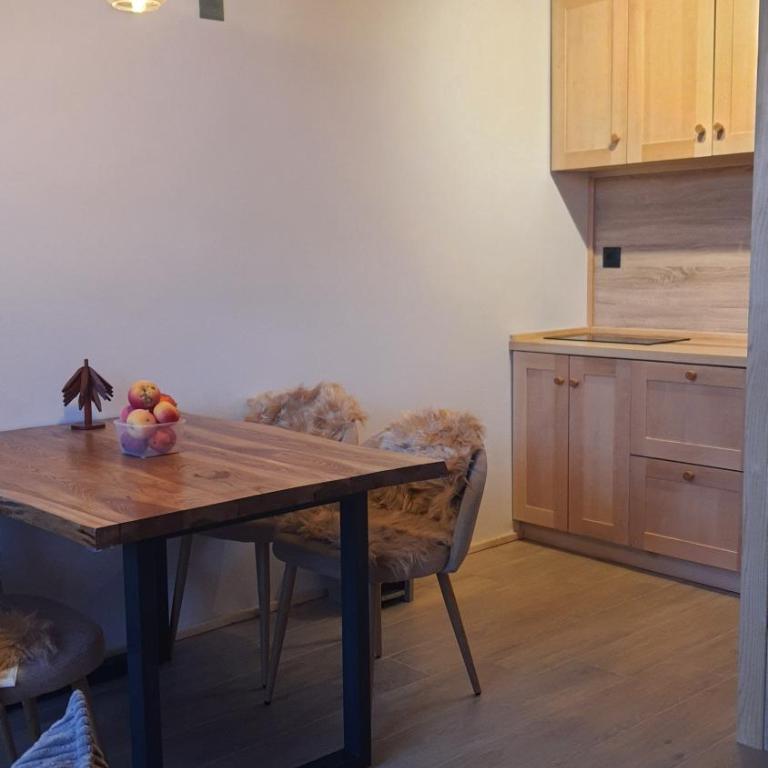 Hazel House - One-Bedroom House - 30