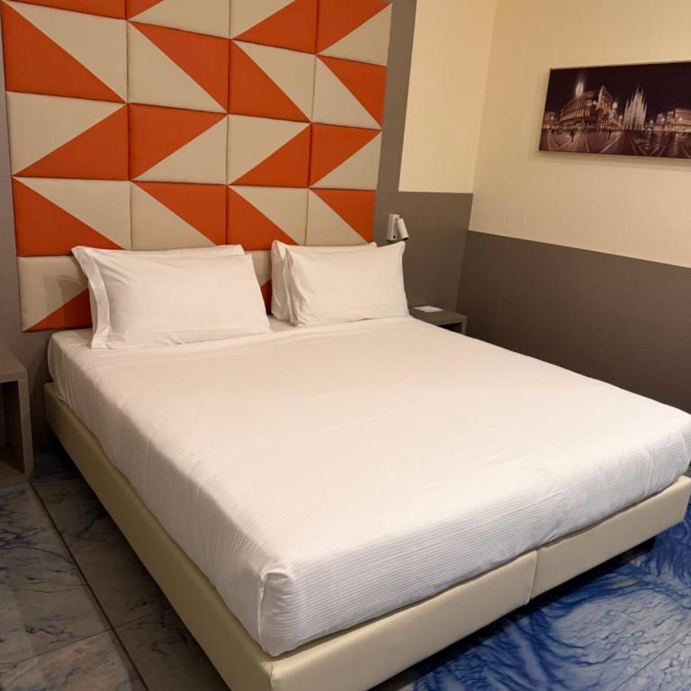 JR Hotels Bocconi Milano - Camera Matrimoniale Cortile - 4