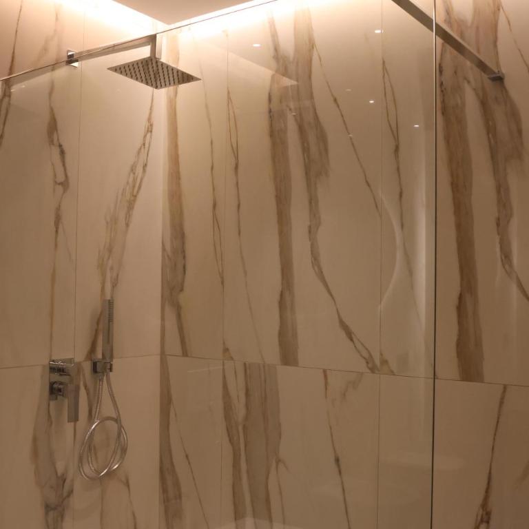 Suites 4 you - Deluxe Double Room with Bath - 6