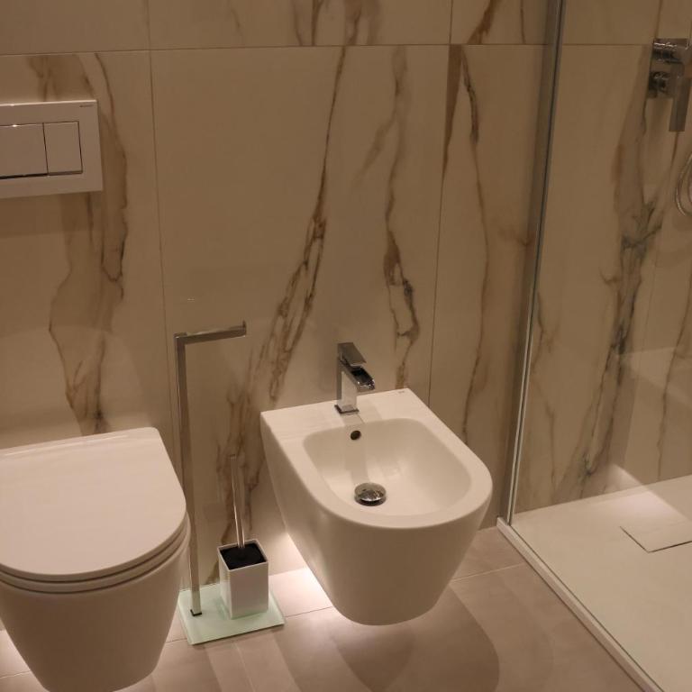 Suites 4 you - Deluxe Double Room with Bath - 10