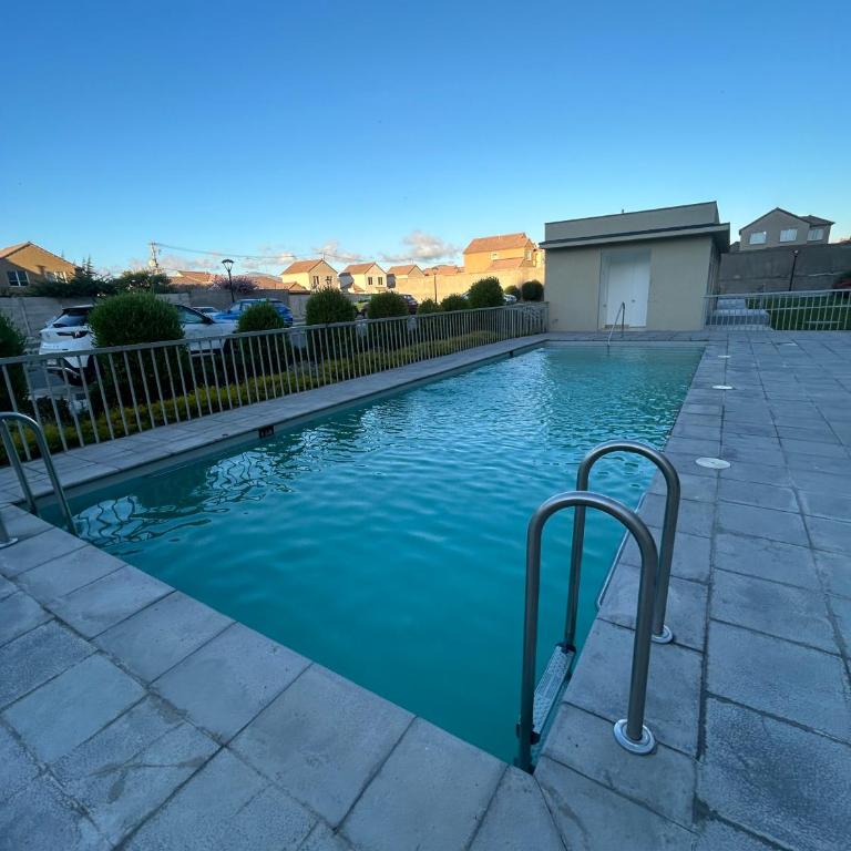 Departamento Familiar con Piscina- Condominio Firenze, La Serena - Three-Bedroom Apartment - 8