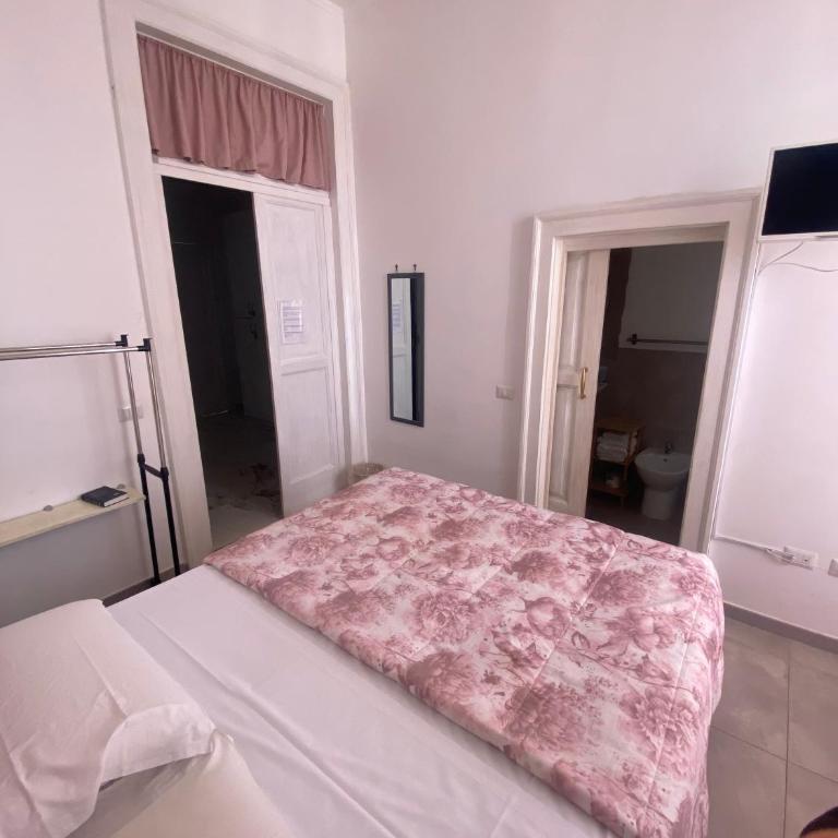 Campo di Marte - Camera Matrimoniale/Doppia con Letti Singoli con Bagno Privato - 10