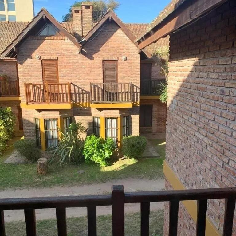 Apartamento dos plantas North village - Three-Bedroom Apartment - 2
