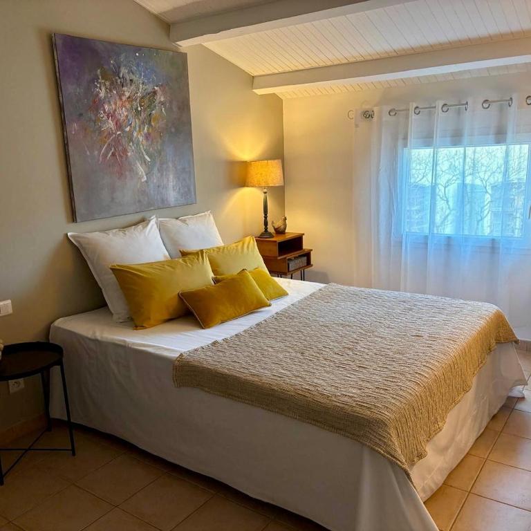 La Salicorne - Chambre Double avec Salle de Bains Privative - 4