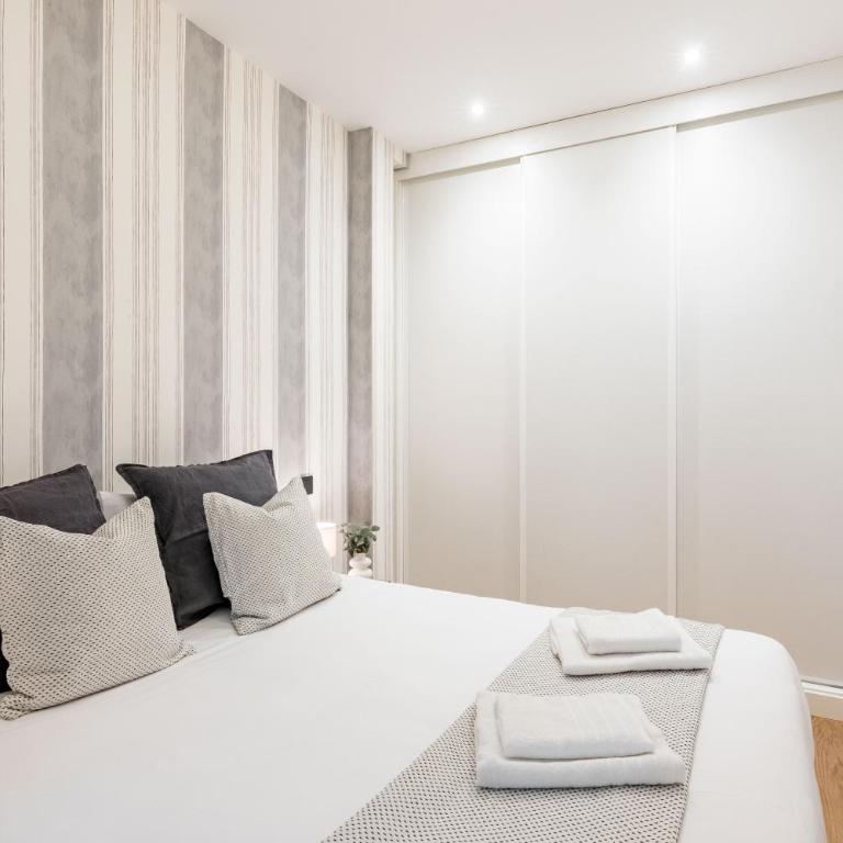 Esencia en el Corazón de Chueca - One-Bedroom Apartment - 6