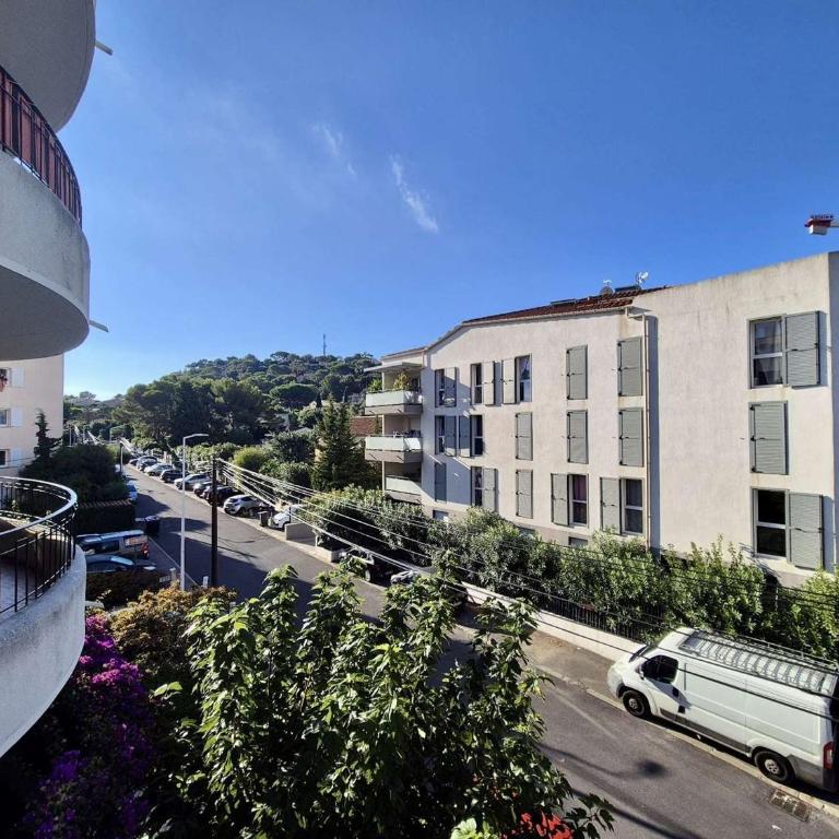 Appartement Familial 3 Pièces, Terrasse et Parking, Proche Plage et Commerces - Cavalaire - FR-1-226B-193 - Appartement - 20