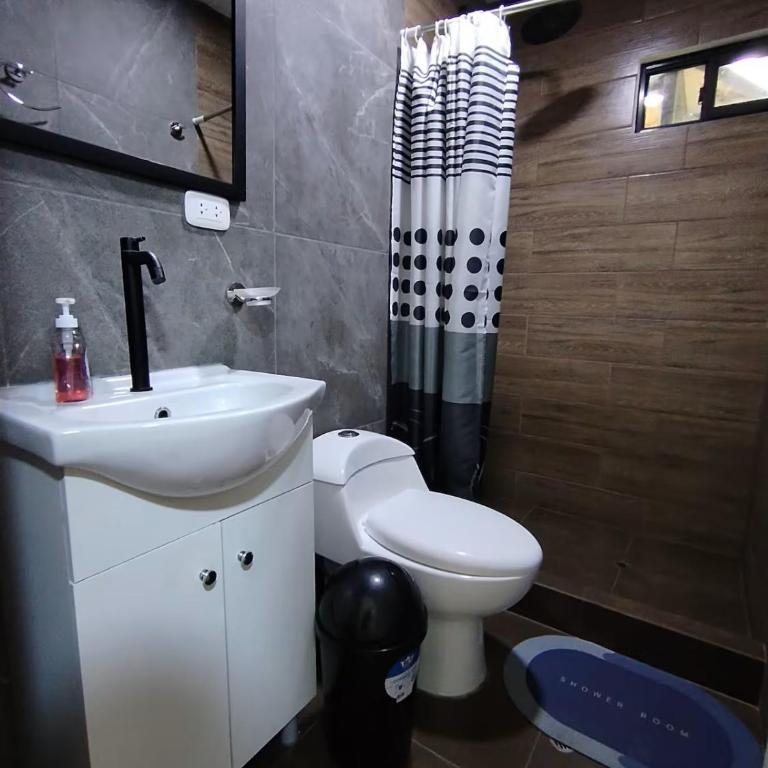 La Casa de ANNI - Three-Bedroom Apartment - 39