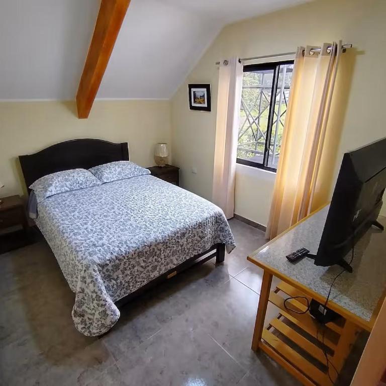 La Casa de ANNI - Two-Bedroom Apartment - 17