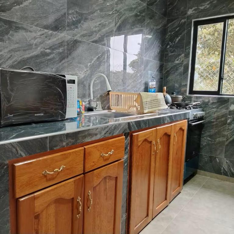 La Casa de ANNI - Three-Bedroom Apartment - 43