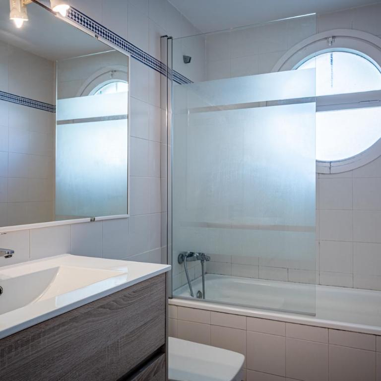 At011 Primera línea con piscina - Apartamento de 3 dormitorios - 25