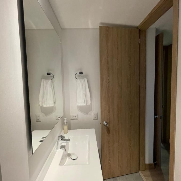 Modern Private Suite with Parking in Chapinero - Apartamento de 1 dormitorio - 10