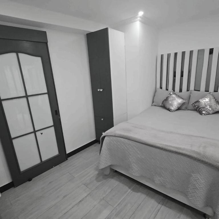 Hotel Suites de luxury Calasanz Medellín - Deluxe Queen Room - 27
