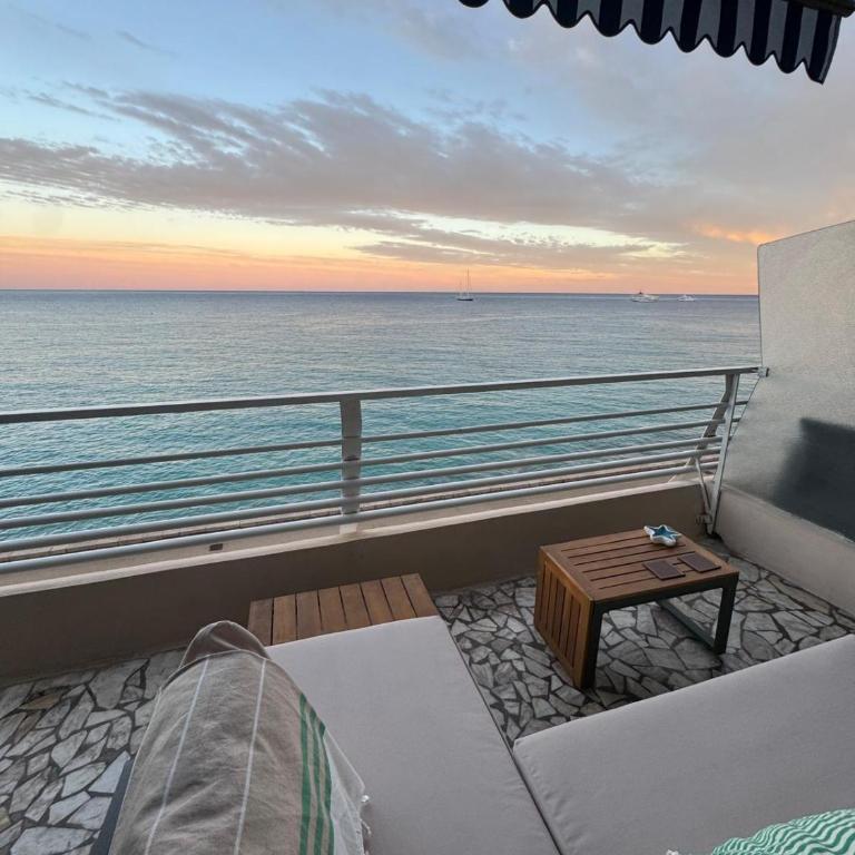 Casa Sud Menton Superbe front mer, appartement rénové, parking & climatisation - Studio mit Meerblick - 15