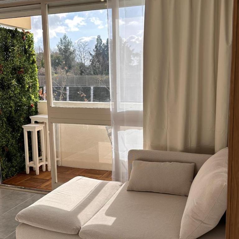 Slux Studio 399 - One-Bedroom Apartment - 5