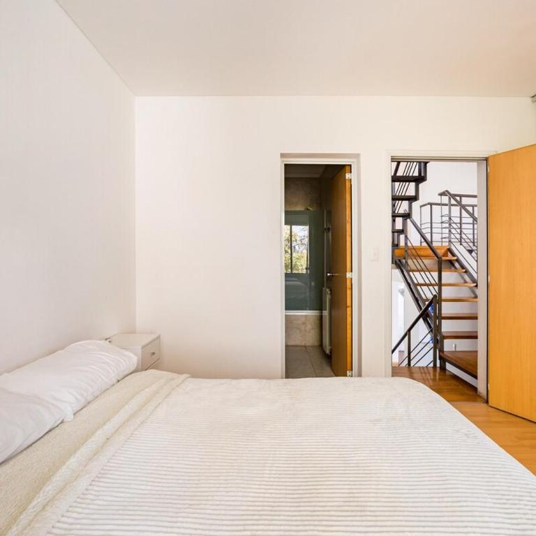 Casa moderna en ciudad de Mendoza - Three-Bedroom House - 24
