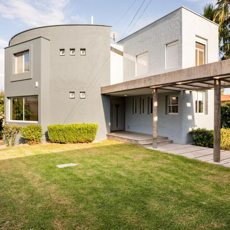 Casa moderna en ciudad de Mendoza - Three-Bedroom House - 7