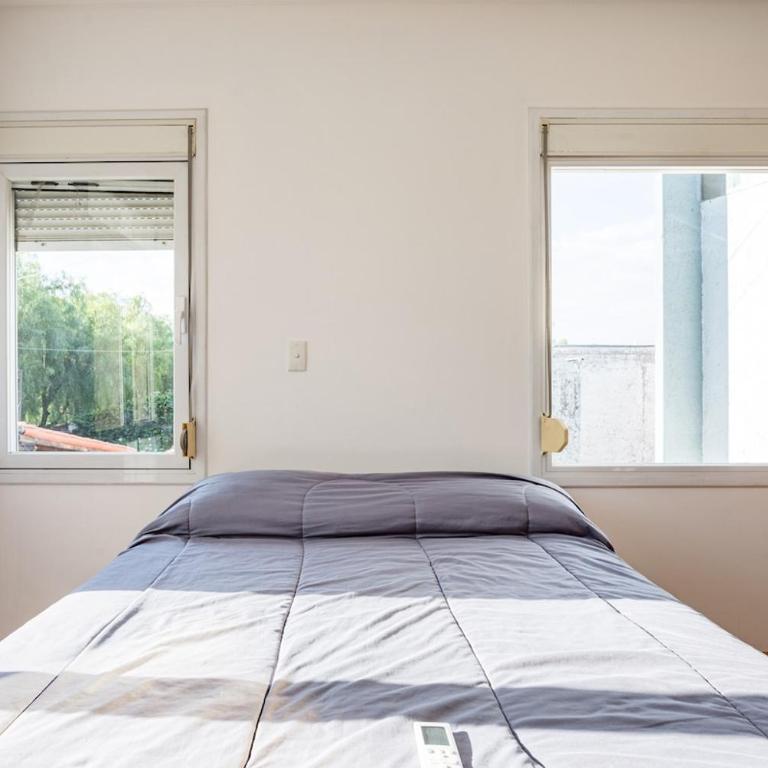 Casa moderna en ciudad de Mendoza - Three-Bedroom House - 16