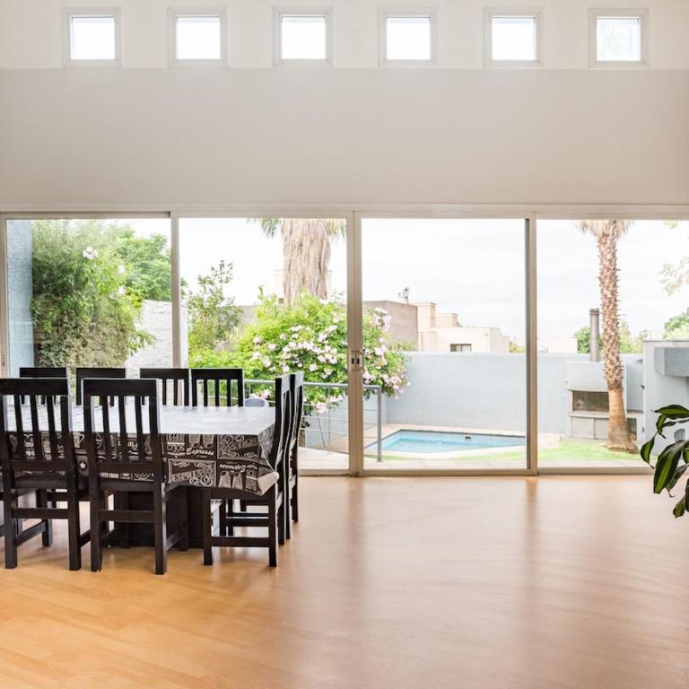 Casa moderna en ciudad de Mendoza - Three-Bedroom House - 6