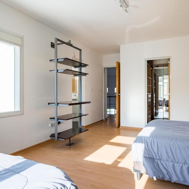 Casa moderna en ciudad de Mendoza - Three-Bedroom House - 31
