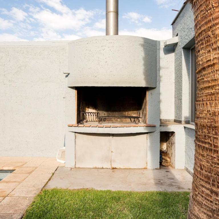 Casa moderna en ciudad de Mendoza - Three-Bedroom House - 33