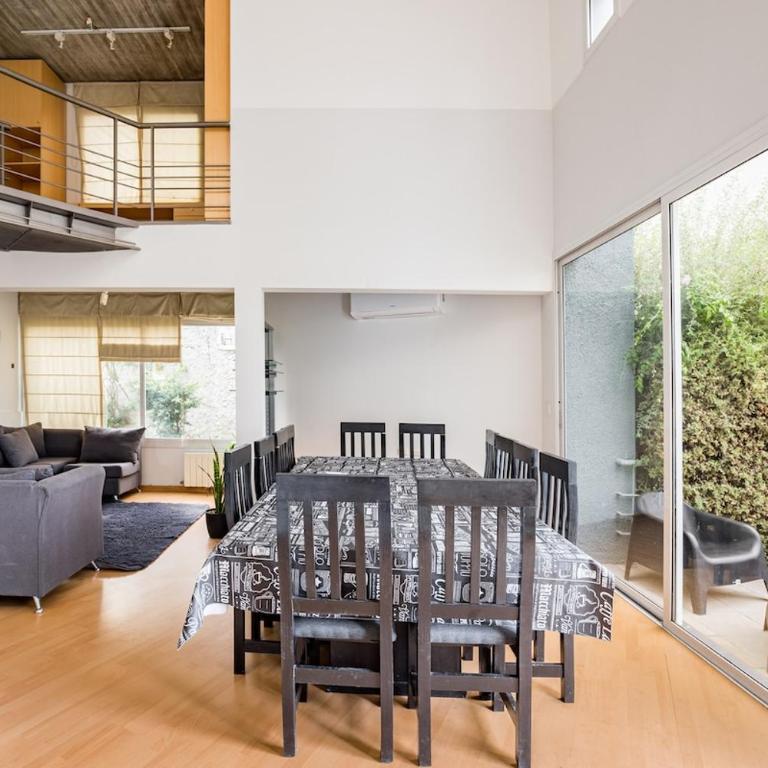 Casa moderna en ciudad de Mendoza - Three-Bedroom House - 13