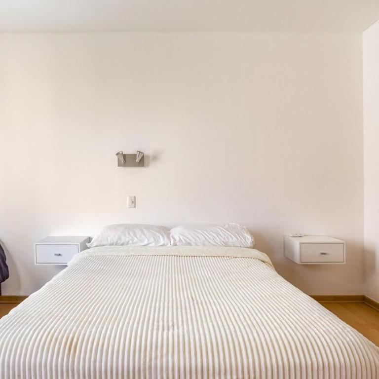 Casa moderna en ciudad de Mendoza - Three-Bedroom House - 41