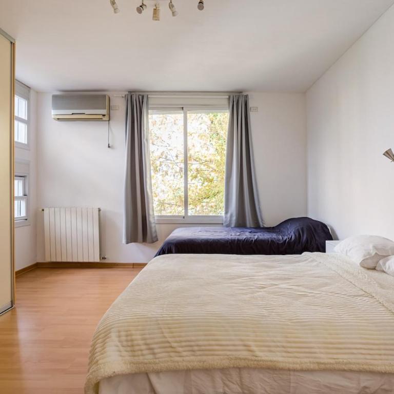 Casa moderna en ciudad de Mendoza - Three-Bedroom House - 53